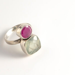 טבעת דואט אמטיסט ירוק ורובי בורמזי אדום/ורוד
